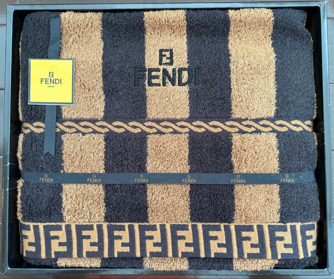 FENDI ストライプバスタオル ギフトボックス付き