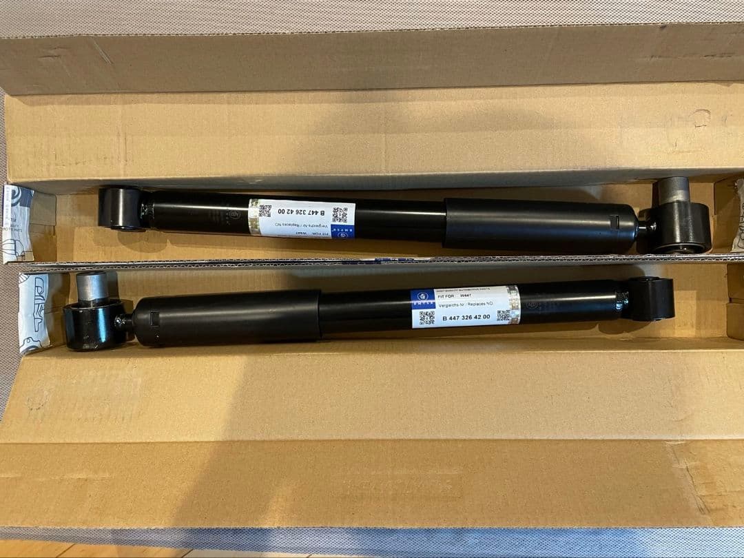 w447 RHD v260 v220d リアショックアブソーバー　乗り心地改善