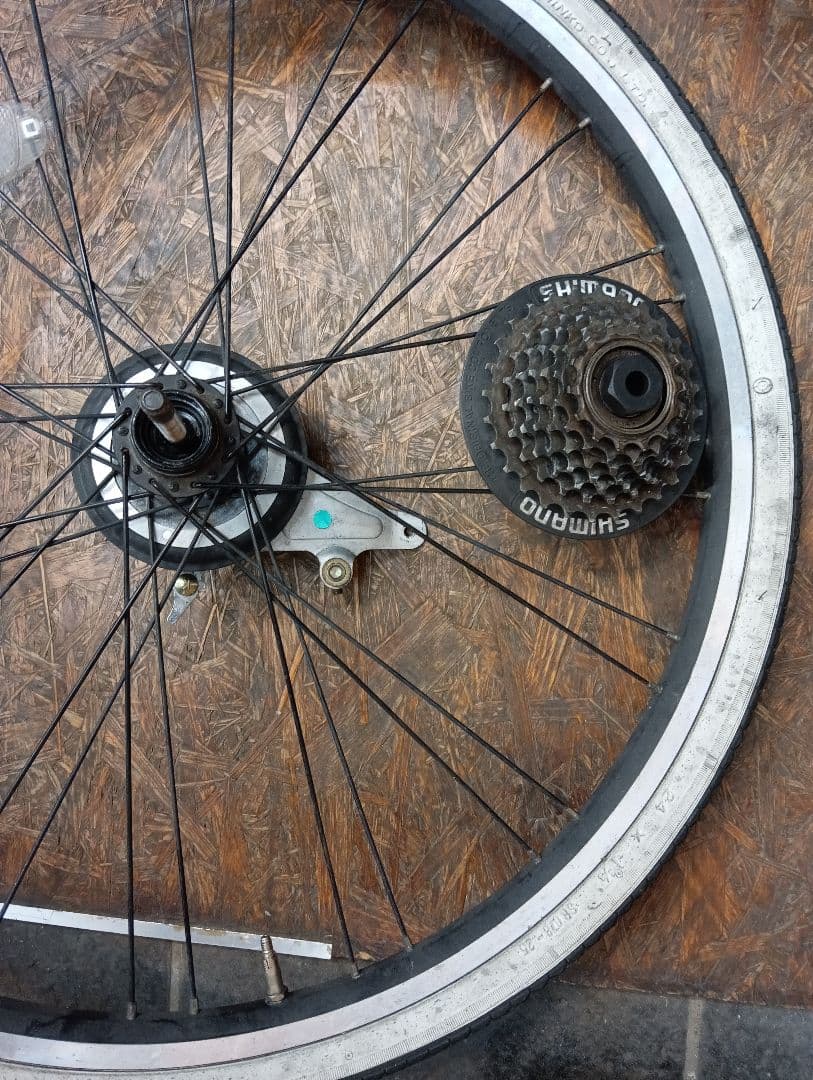 整備済みジュニア向け自転車２４インチ　ヘルメット付　ブリジストン・シュライン