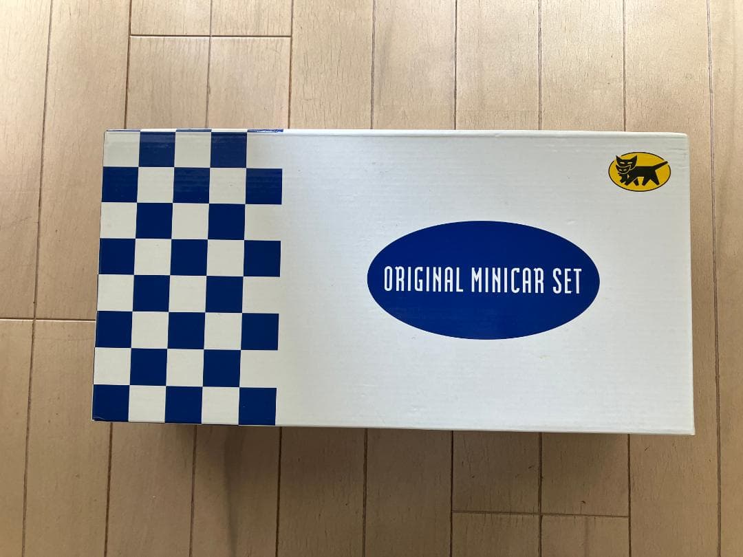 684_ヤマト運輸 トミカサイズミニカー ５台セット ディスプレイケース付