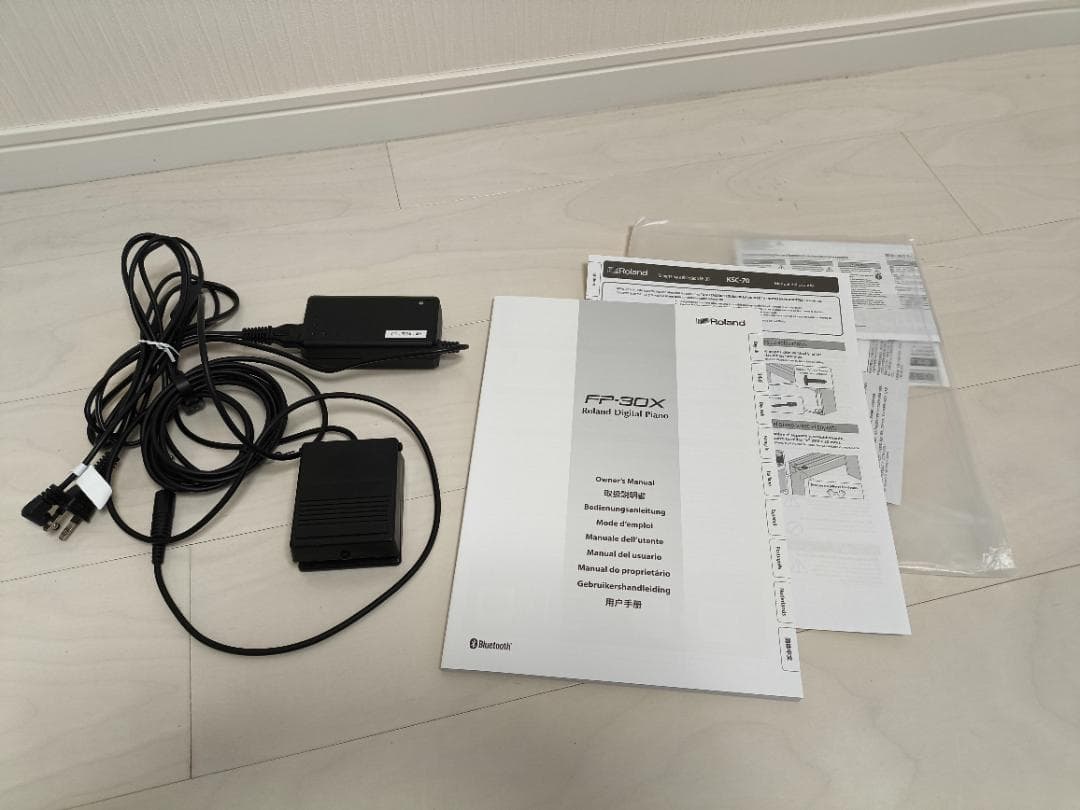 【美品】Roland FP-30X 電子ピアノ（ホワイト）専用スタンド付き