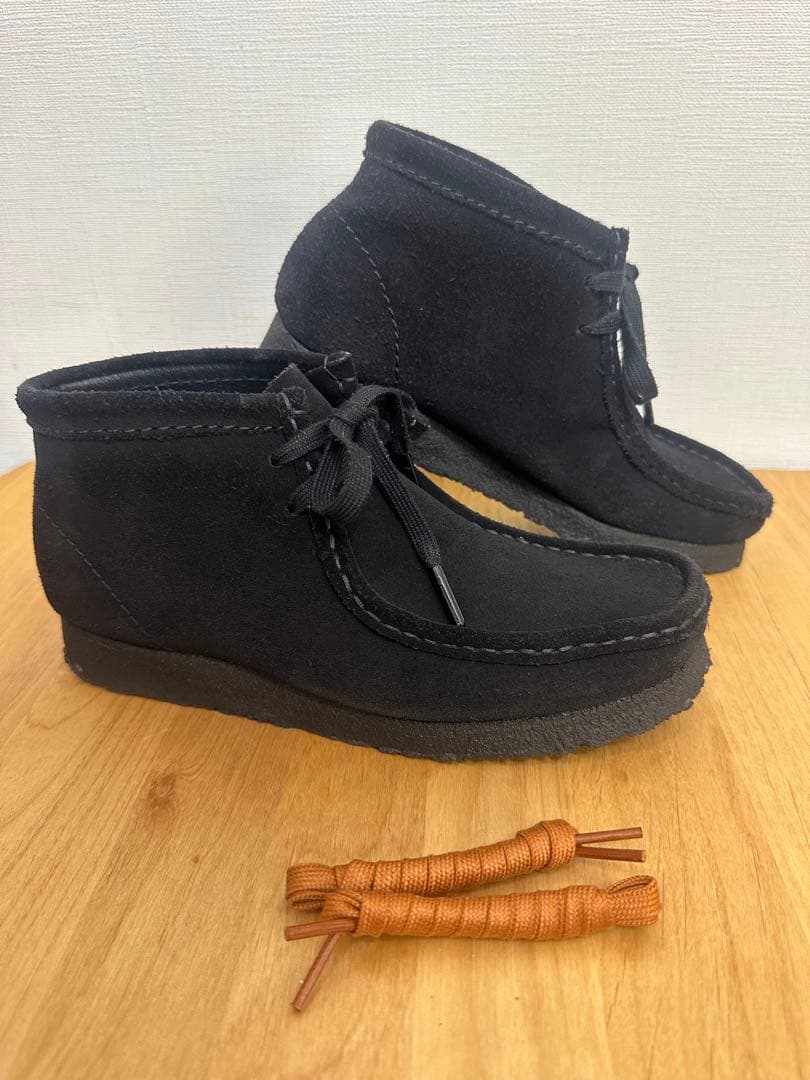 Clarks クラークス ワラビーブーツ ブラックスエード 替え紐付き