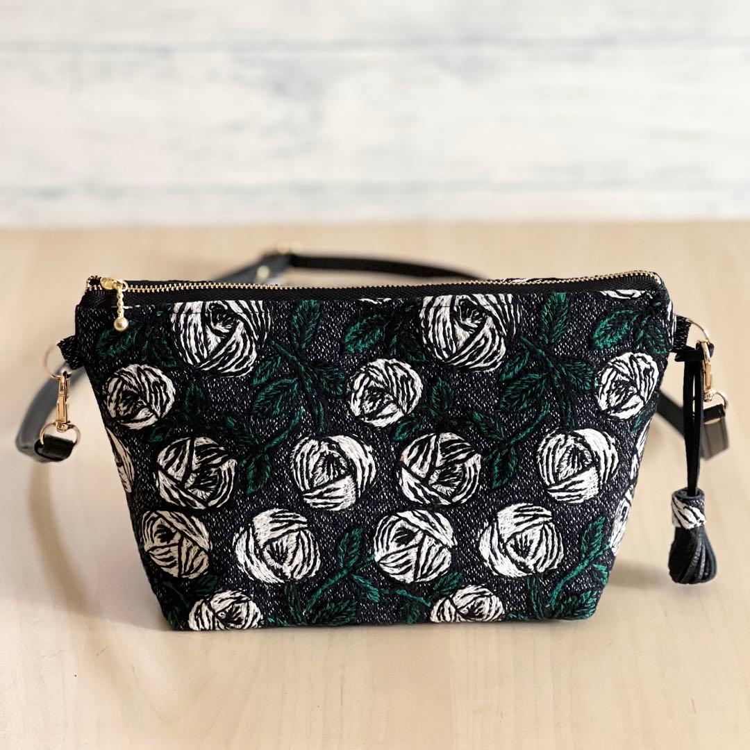 ミナペルホネン rosy navyショルダーバッグMB512-212