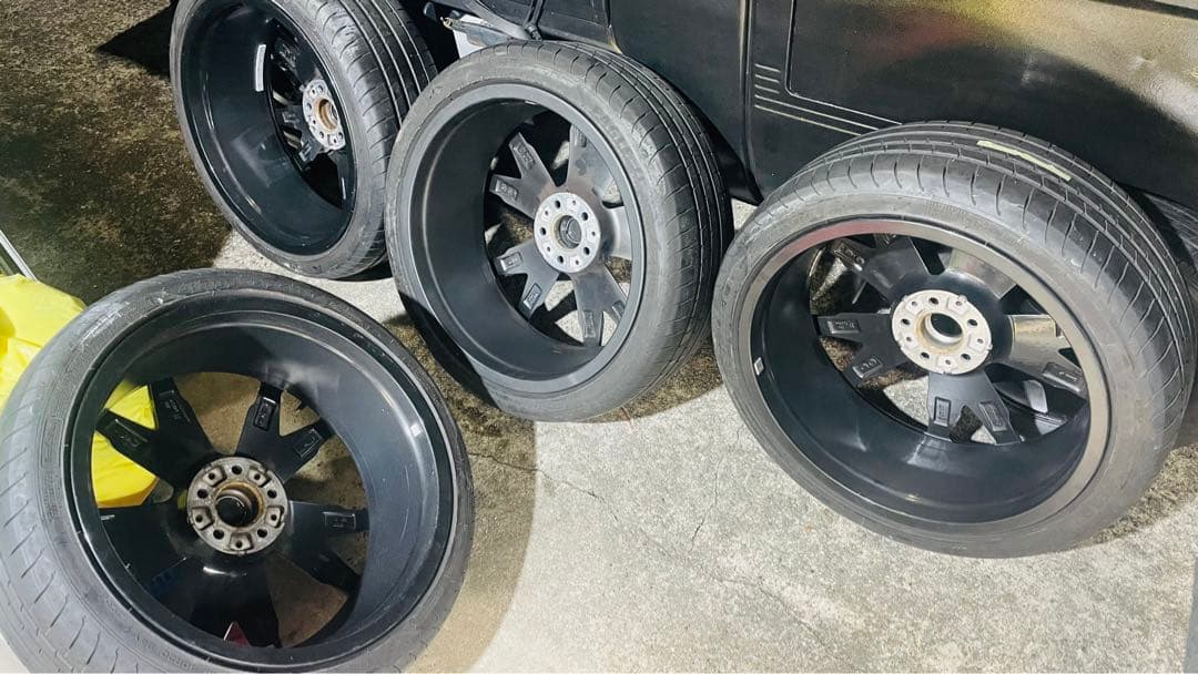 20インチ スポークデザイン ホイールセット