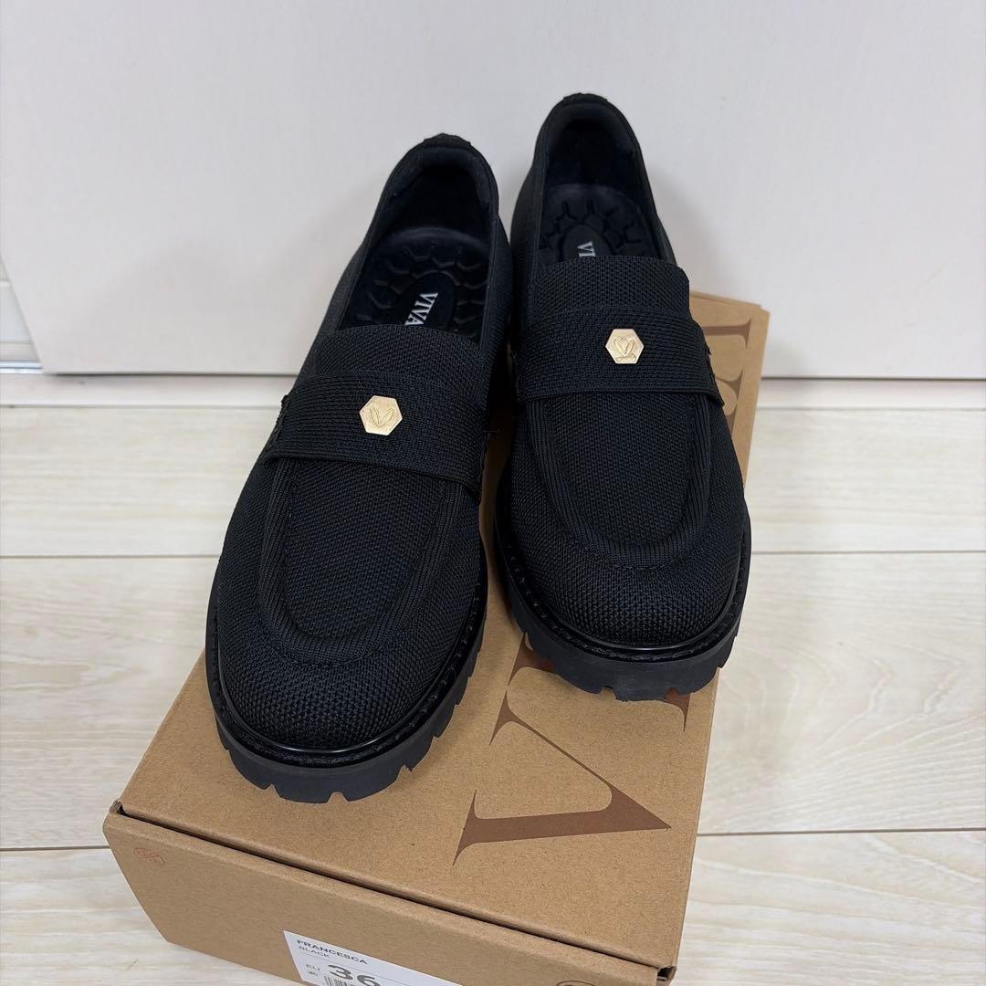 【10%OFF 新品】Vivaia 黒ローファー (23-23.5cm)