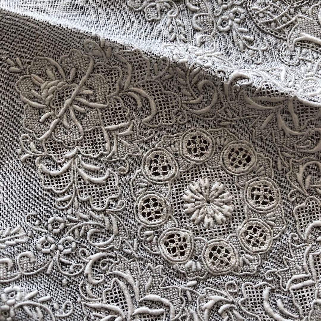 未使用　スワトウ　ハンカチ　麻100% 汕頭　手刺繍　SWATOW リネン　川辺