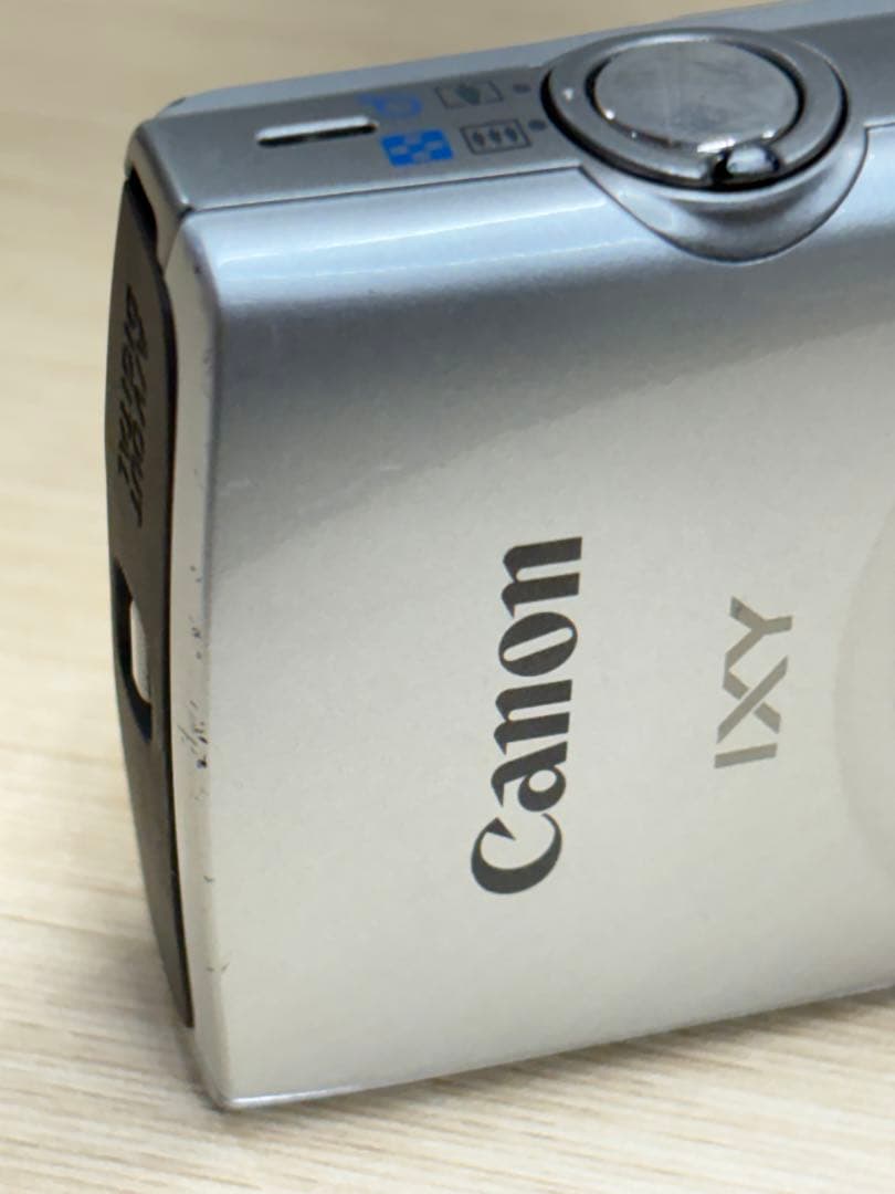 Canon キヤノン　IXY 180 PC2275 デジカメ　シルバー