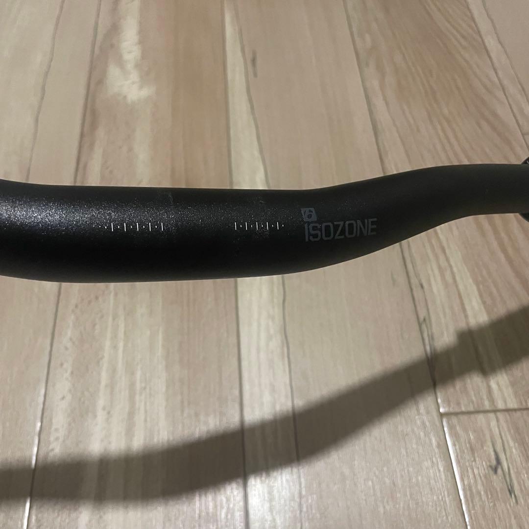 ISOZONE ハンドルバー ブラック/シルバー