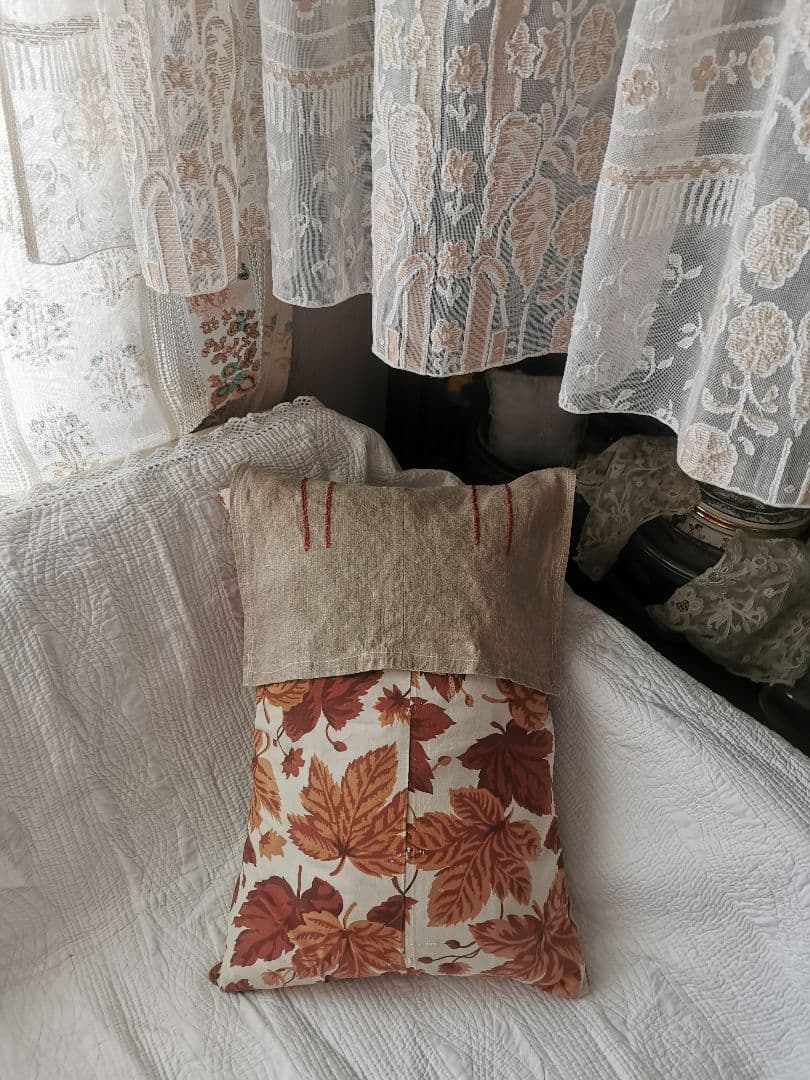 アンティーク フレンチファブリック＆リネン色糸刺繍 衣装ケース クッションカバー
