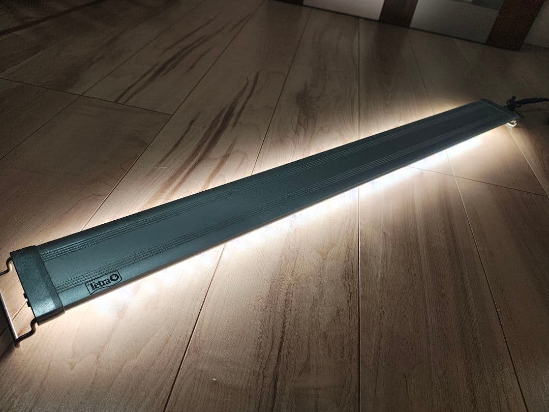 テトラ パワーLEDライト 90