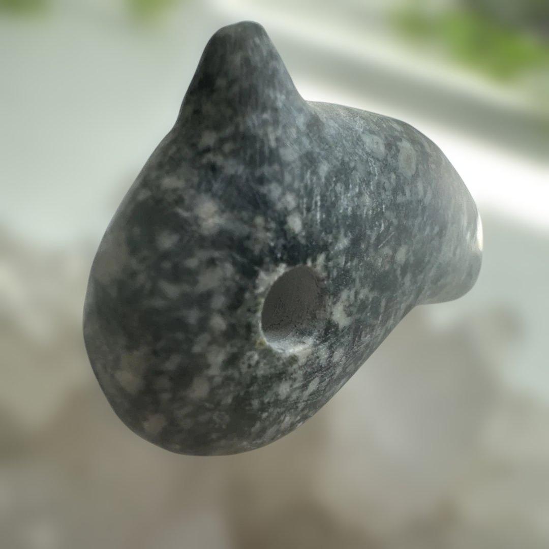 【遠野霊石】高波動勾玉　獣形勾玉(三ノ型) 角の生えた勾玉　一角獣