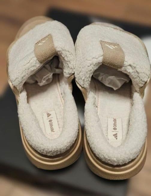 大人気★adidas★アディダス★23㎝★ボア付き★サンダル★ブラウン