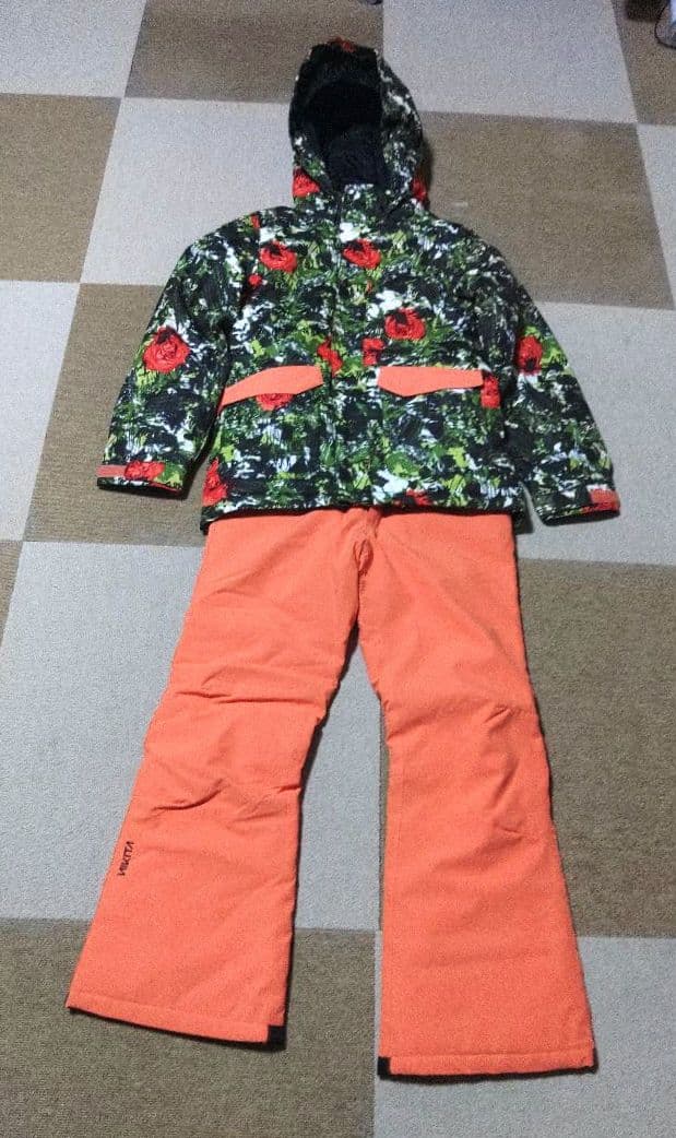 NIKITAスノーボードウェア 花柄 上下セット新品・未使用　 M (150？)