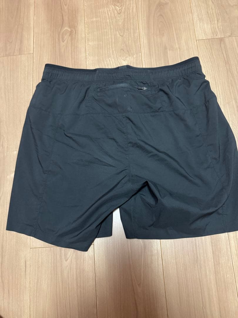 arcteryx ブラック 美品ハーフパンツ ジッパーポケット付き