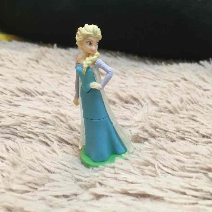 チョコエッグ(エルサ・サリー)