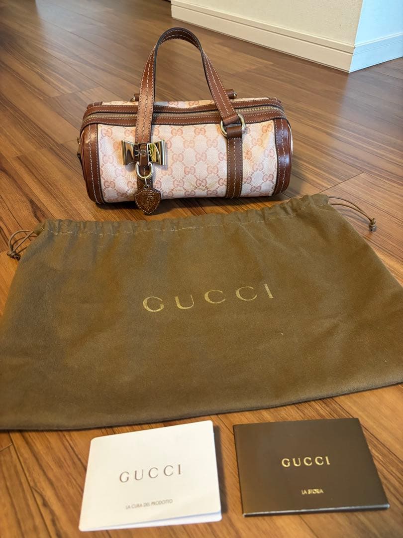 松木ホロみ　グッチ　GUCCI ミニボストンバッグ　ピンク　バッグ　リボン