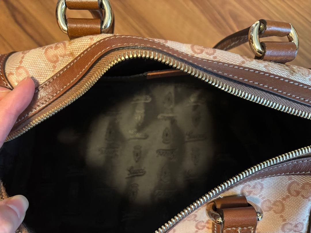 松木ホロみ　グッチ　GUCCI ミニボストンバッグ　ピンク　バッグ　リボン