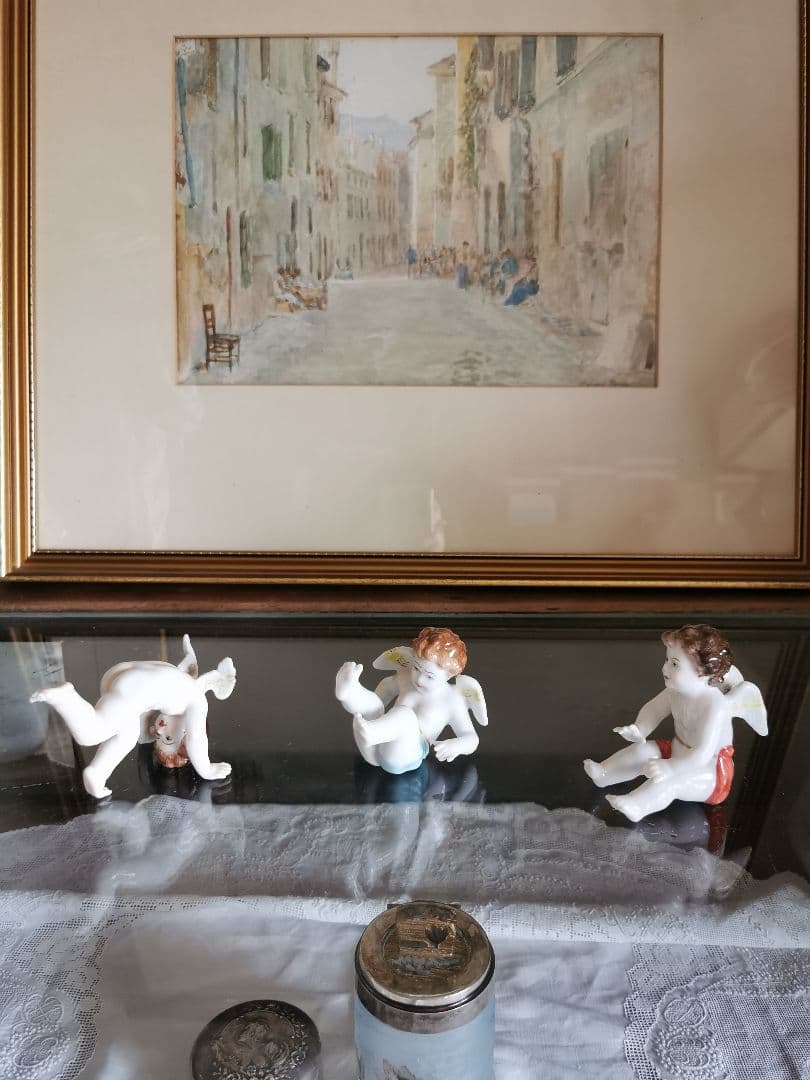 アンティークドイツドイツポーセリンでんぐり返し子供天使 フィギュリン ３体セット