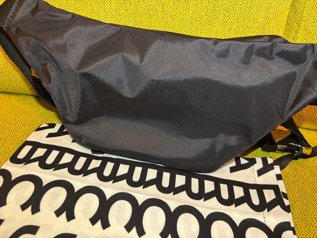 【超美品】MARC JACOBS マークジェイコブス ボディバック