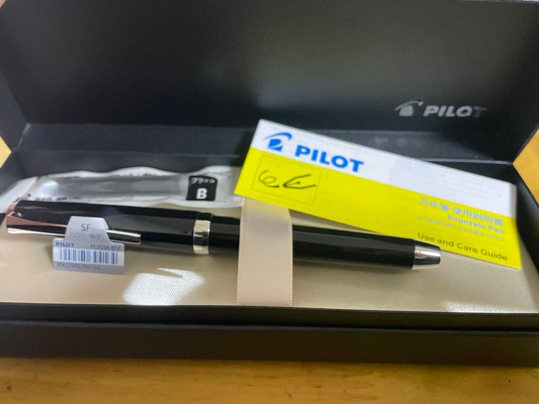 Pilotエラボー　金属軸　字幅SF