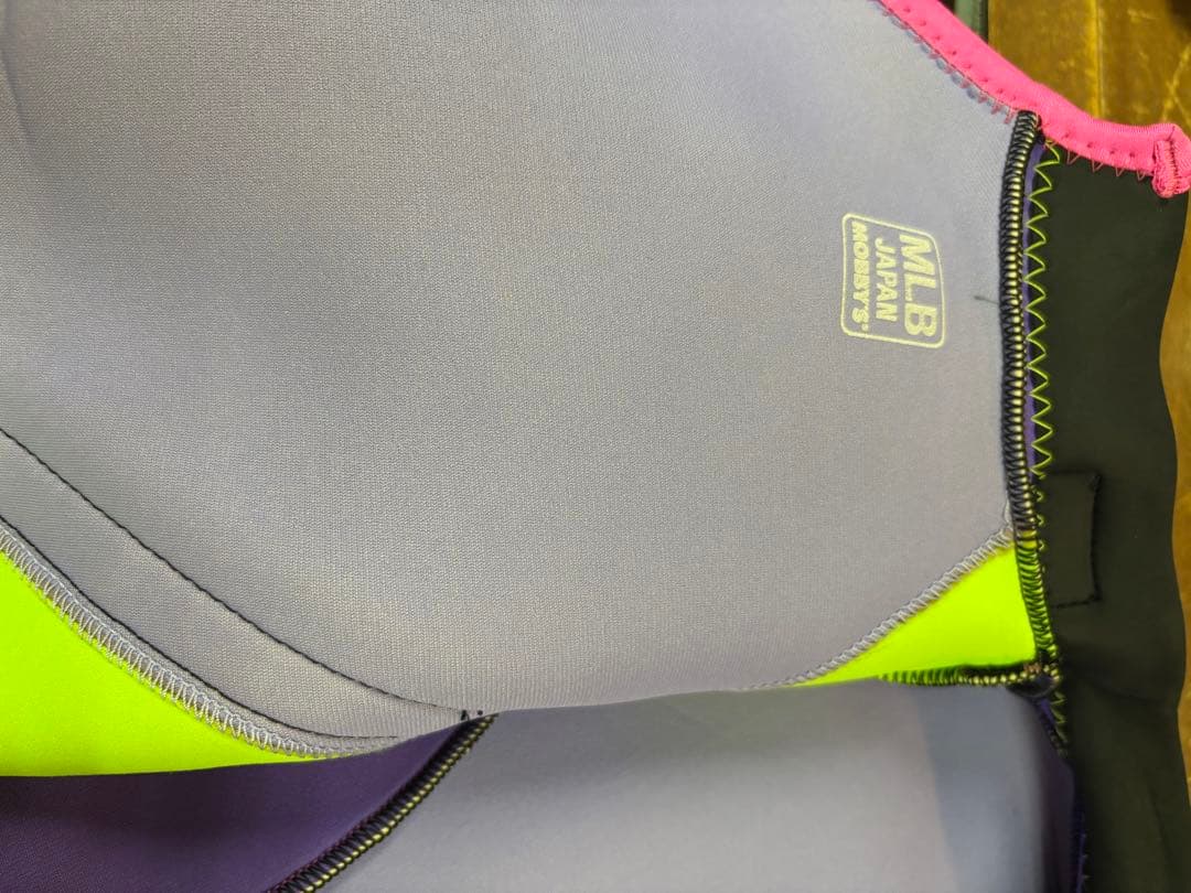 女性用　モビーズ(mobbys)ツーピース　ウエットスーツ　手袋と靴付き