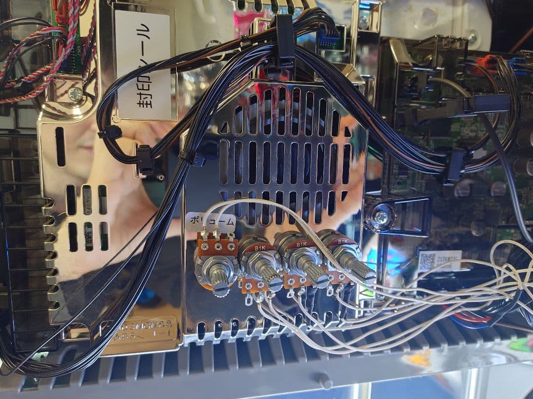 顔文字様向け商品　送料込　実機　 パチスロ ペルソナ5