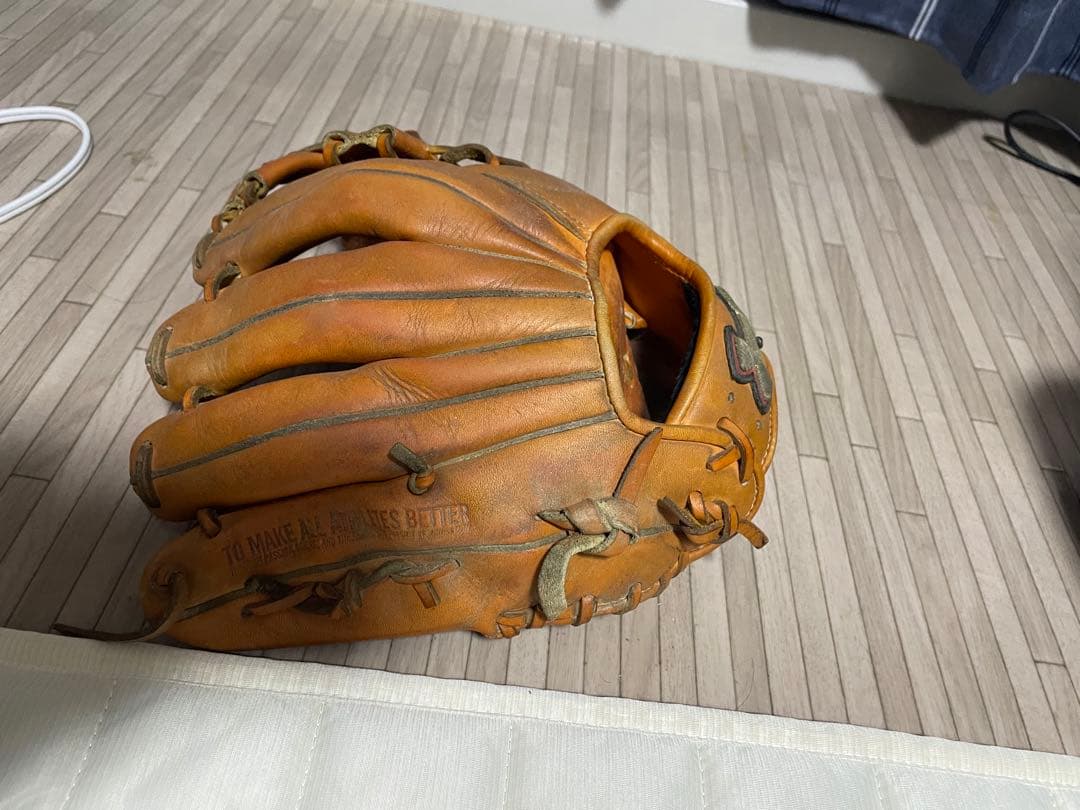 アンダーアーマー 内野手用軟式グローブ