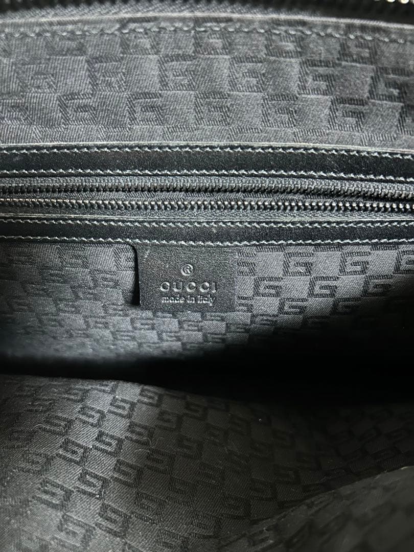 美品　グッチバック　レザー