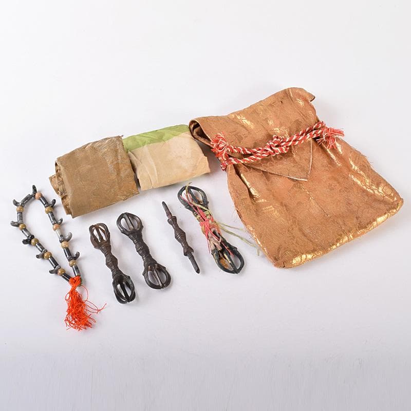 チベット密教法具　古銅　独鈷杵　三鈷杵　五鈷杵　玉石数珠　5点　G　R7765