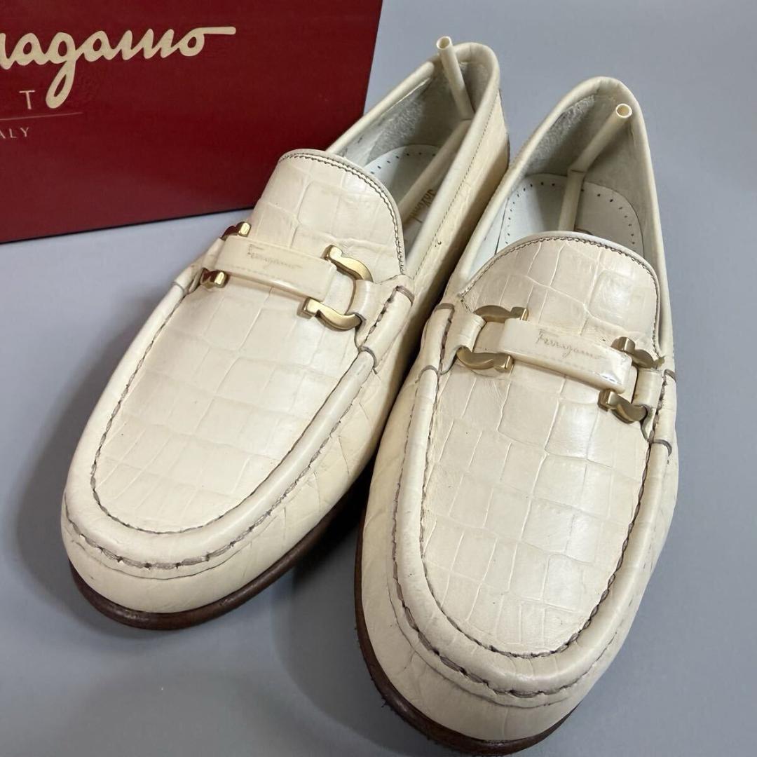 【未使用】フェラガモ クロコ 型押し ローファー 6サイズ イタリア製 元箱付き