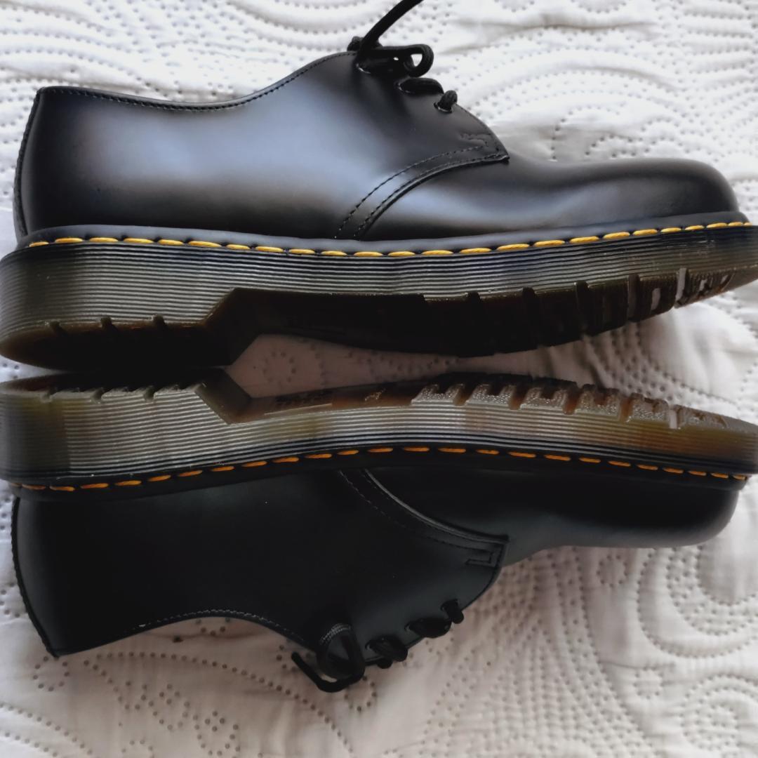 ☆美品☆　Dr. Martens 　スリーホール　黒レースアップ靴