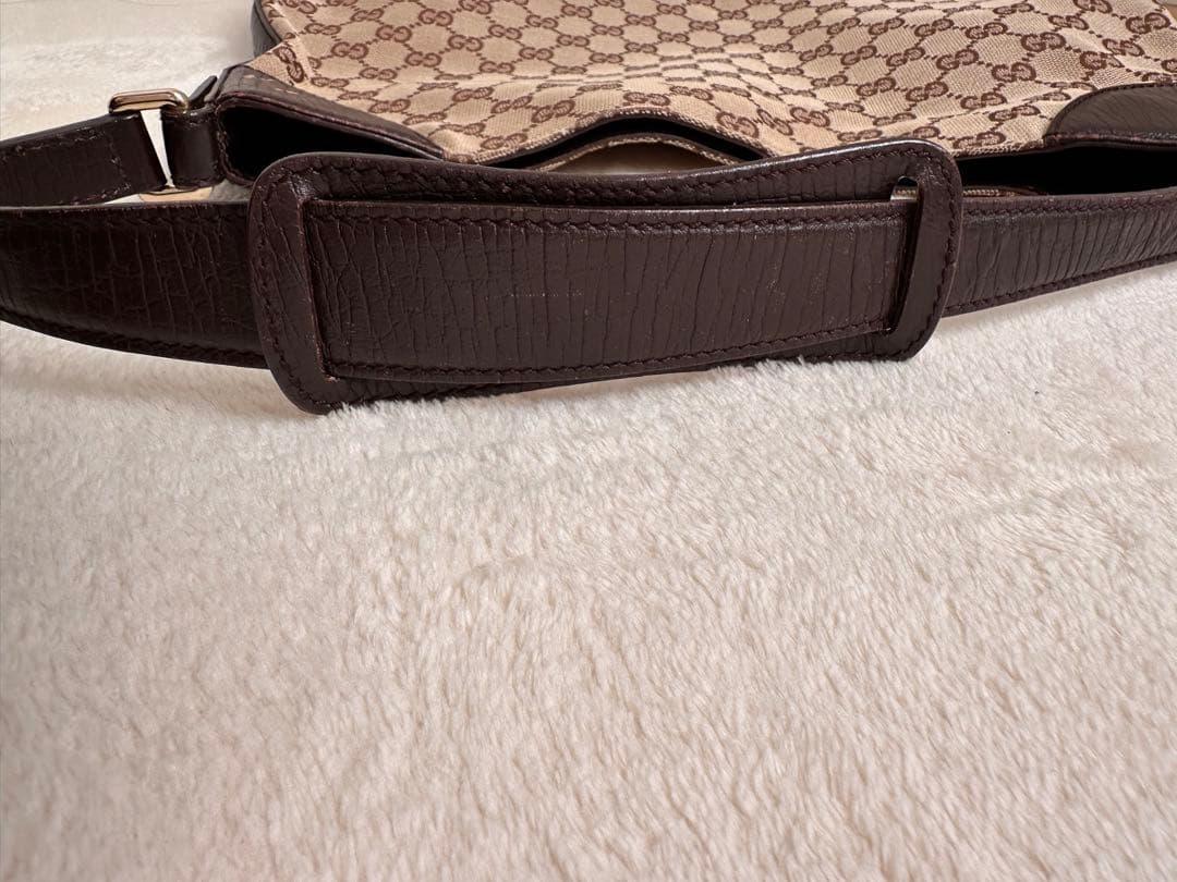 GUCCI GGキャンバス レザーバッグ