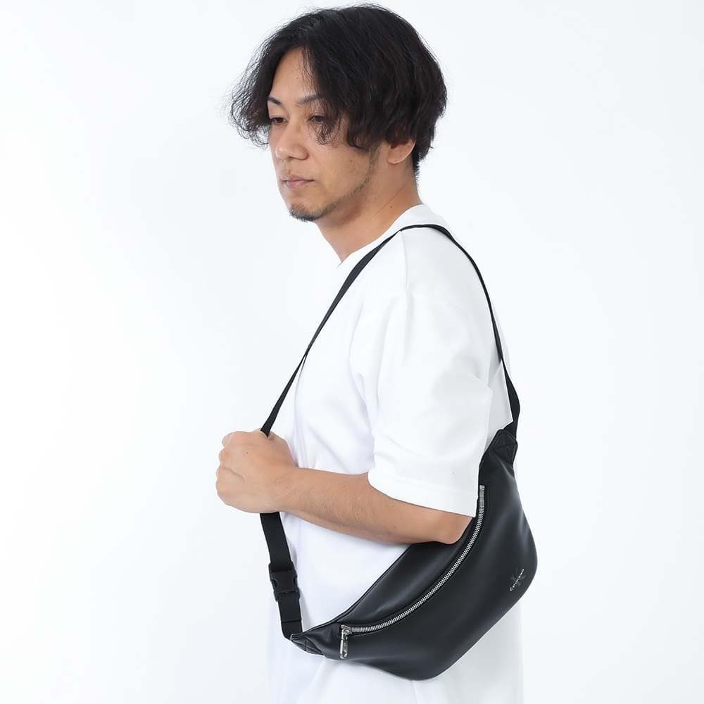 新品   LV04G3012G UB1 ボディバッグ