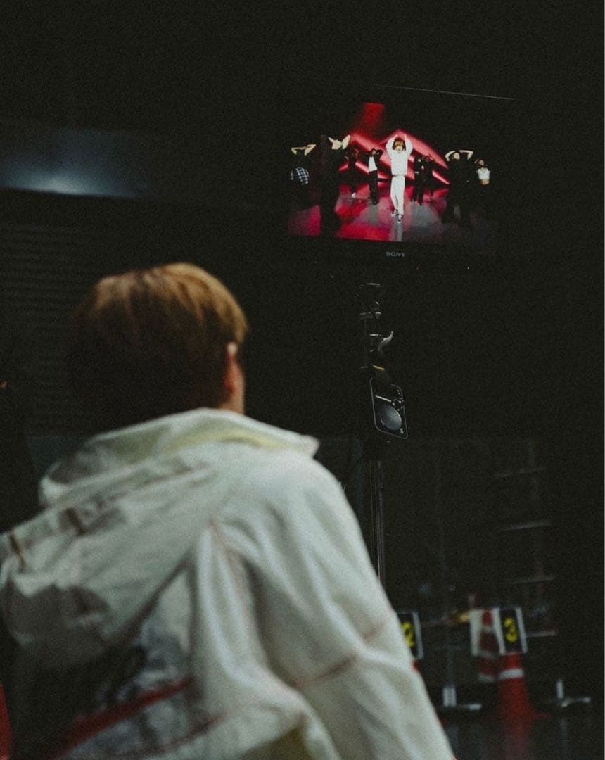 ナイキ　NIKE ランニングウィンドブレーカー Nissy 西島隆弘