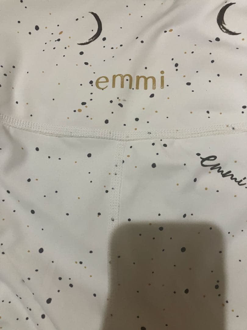 emmi yoga 月と星のプリント上下セット