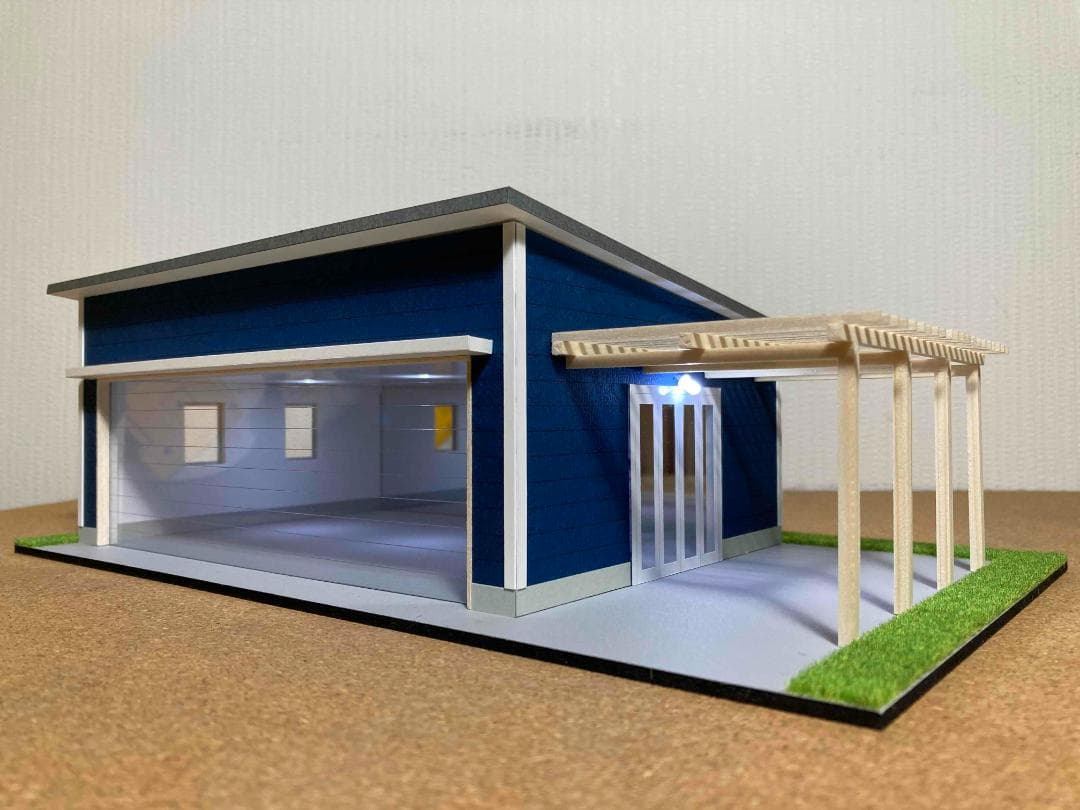 ミニカー用ジオラマ：1/43 木造パーゴラ付ガレージ（ダークブルー）ミラー貼り