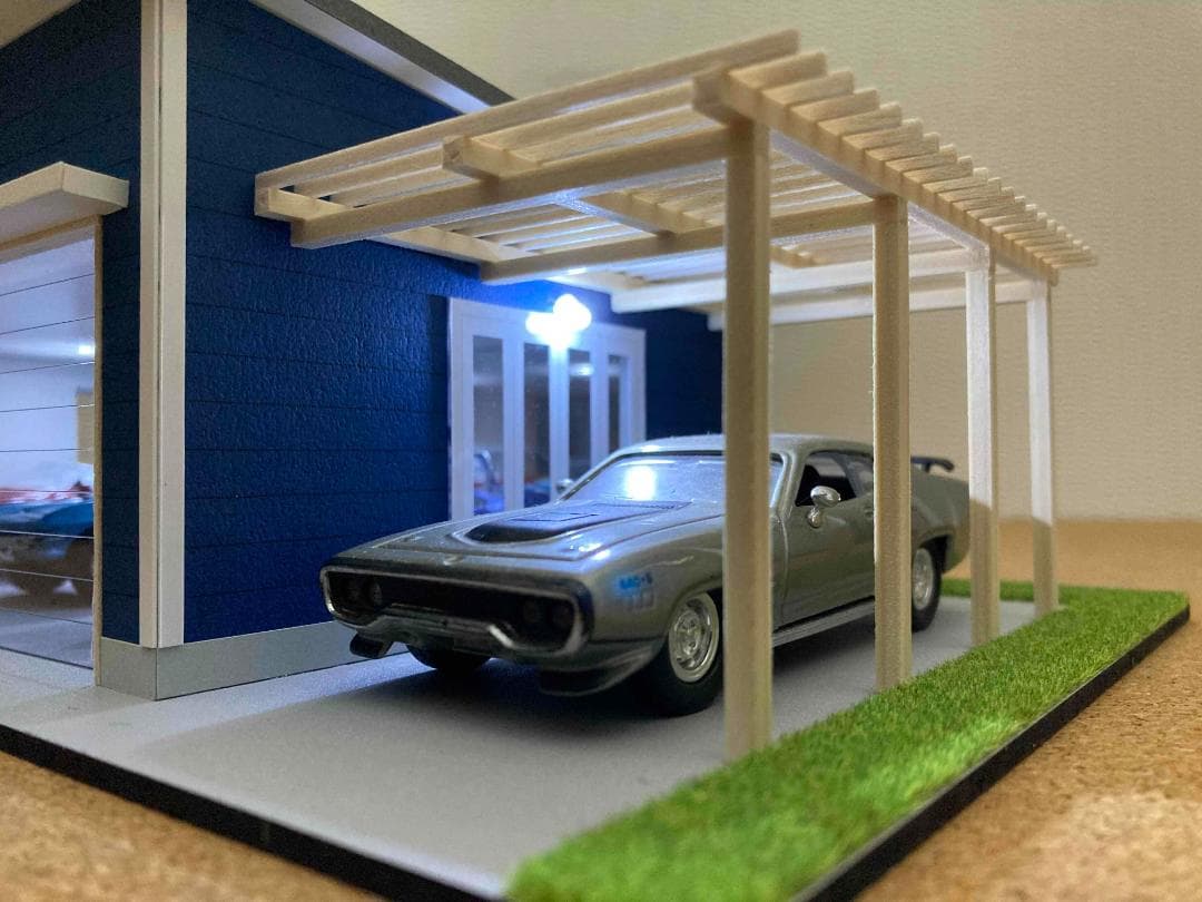 ミニカー用ジオラマ：1/43 木造パーゴラ付ガレージ（ダークブルー）ミラー貼り