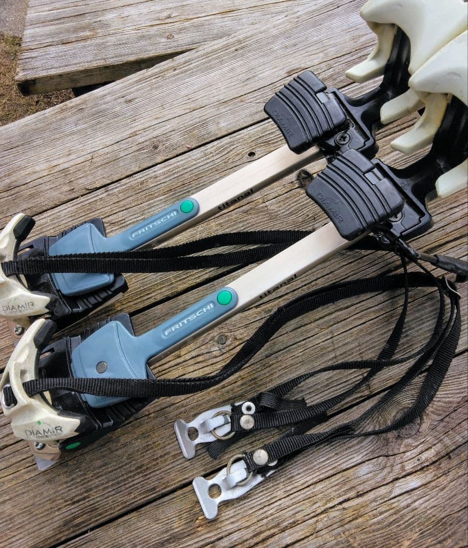 フィリッチ・ディアミール・チタナール。 バックカントリービンディング。