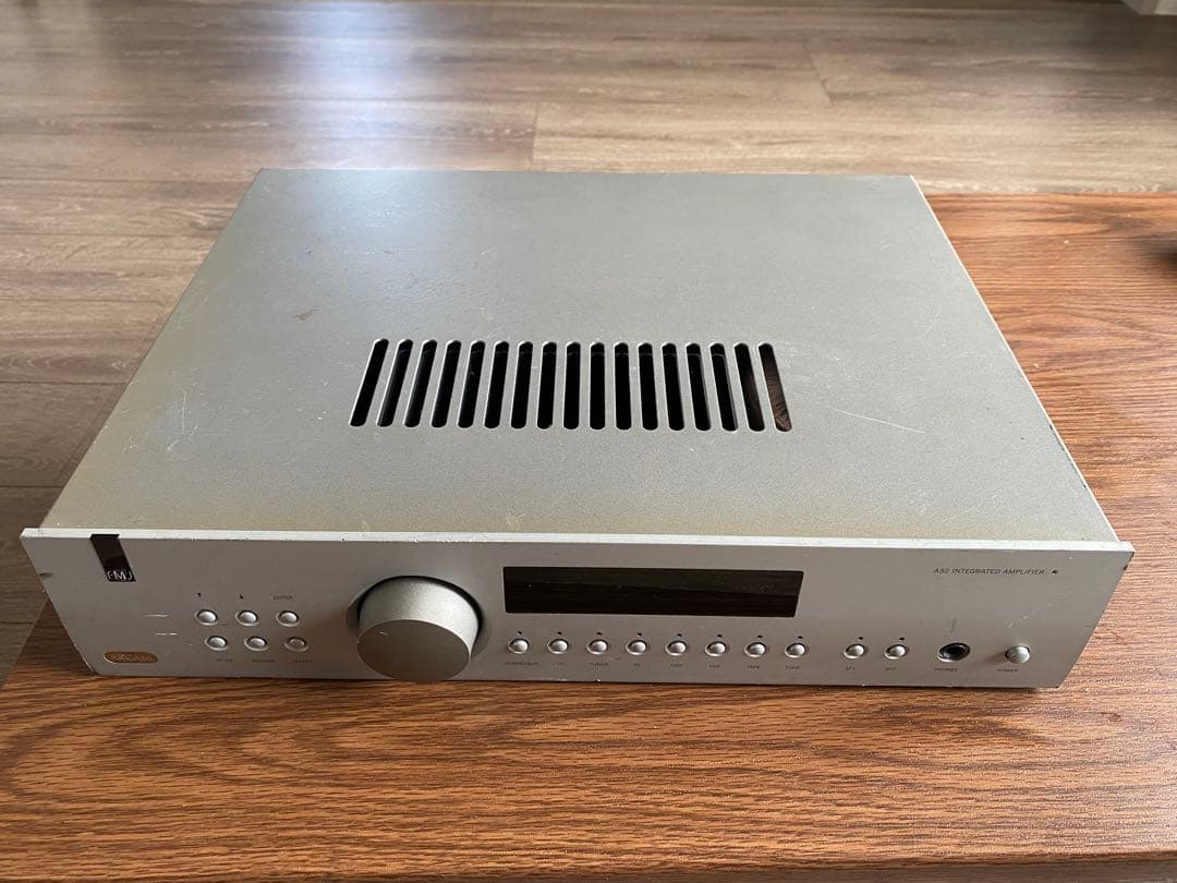 オリギスプリメインアンプ Arcam FMJ A32