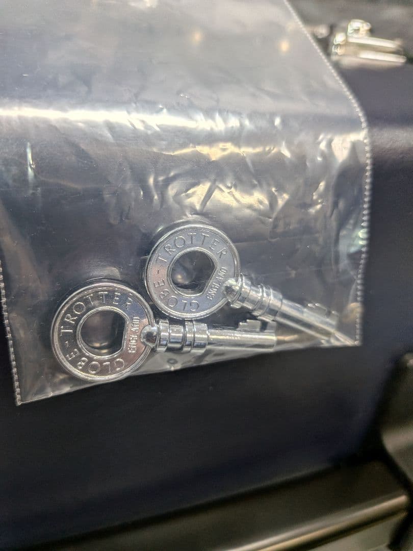 ②グローブトロッター ネイビー 2ホイール