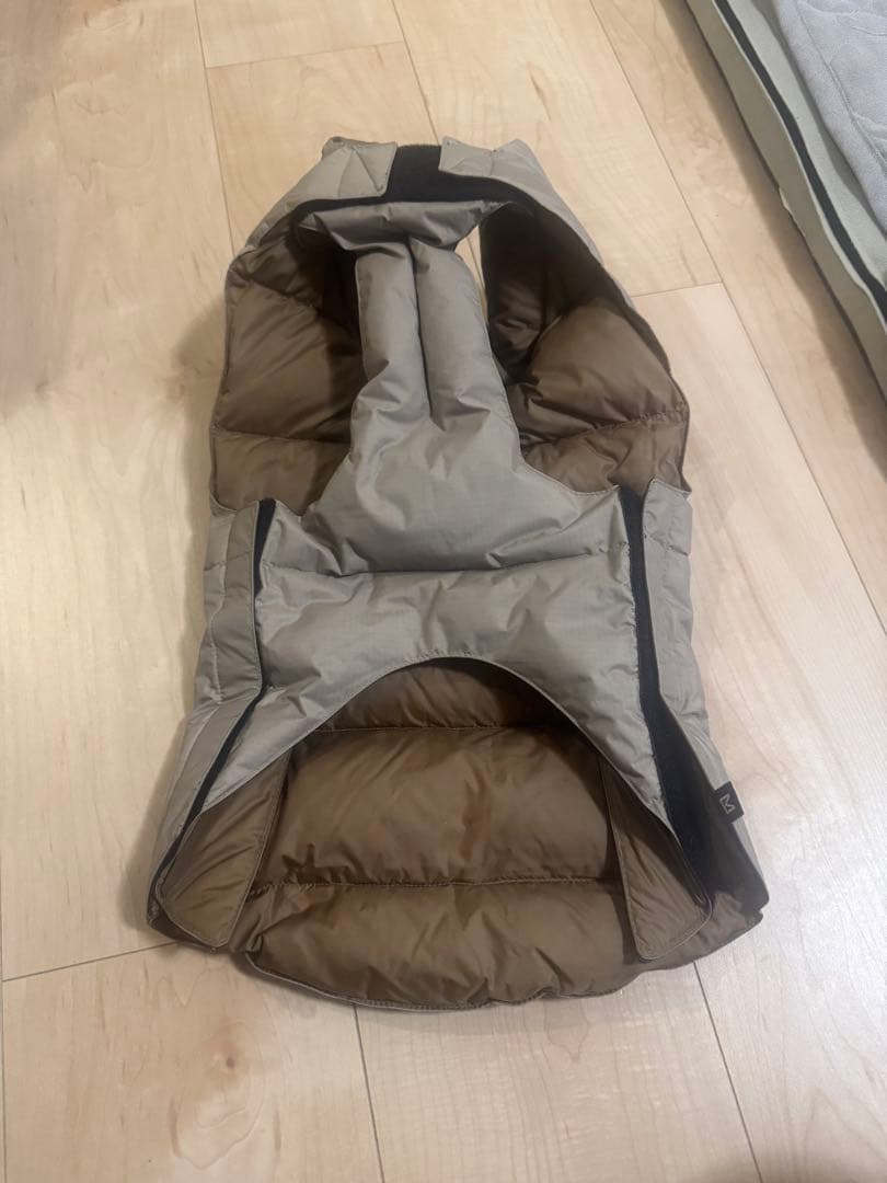 NANGA ドッグウェア　ダウンジャケット 犬服 ベージュ