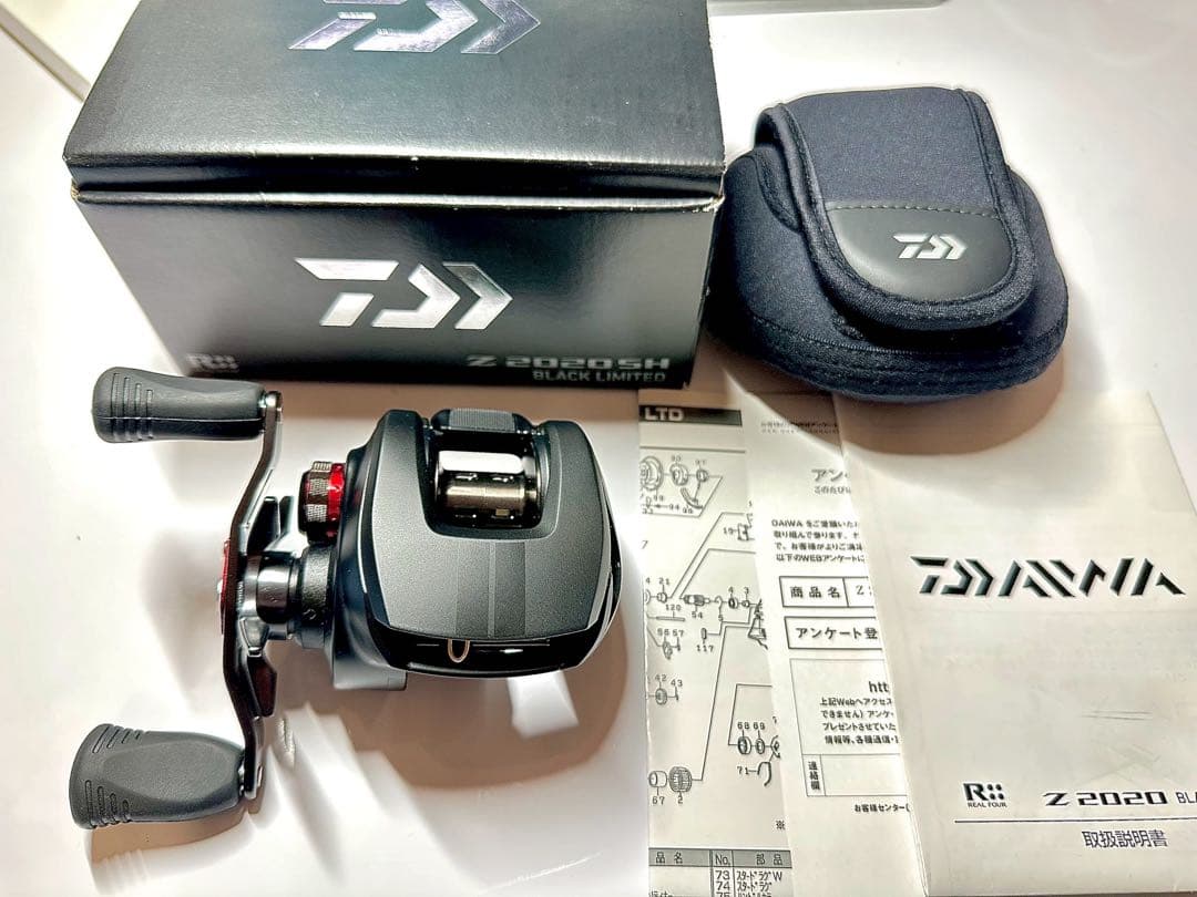 激レア新品　ダイワ(DAIWA) Z2020 SH BLACK LTD(右)