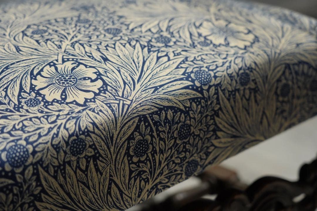 イギリスアンティーク アームチェア ジャコビアン様式　動物脚　張替済　ソファ