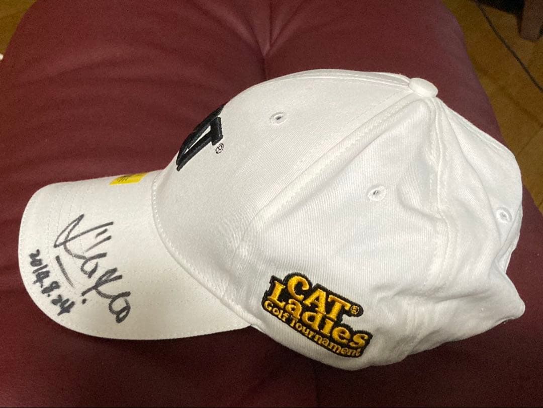 ［上田桃子］CAT Ladies 2014 サイン入りキャップ