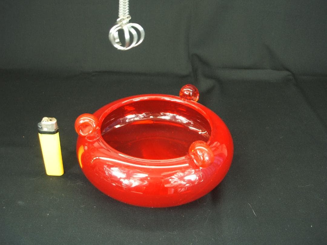 昭和中期物の美しい赤ガラスの吊るし円形花器 テーブルアクア USED品