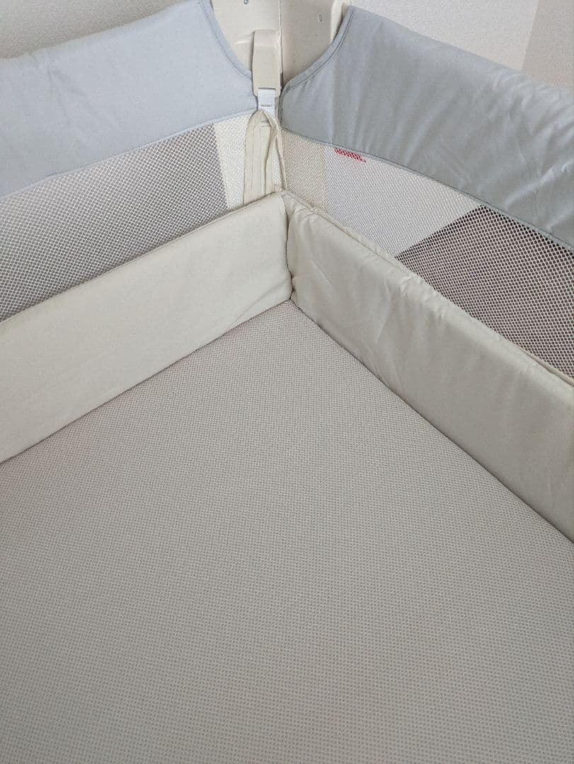 アップリカ ココネルエアー ベビーベッド ホワイトグレー