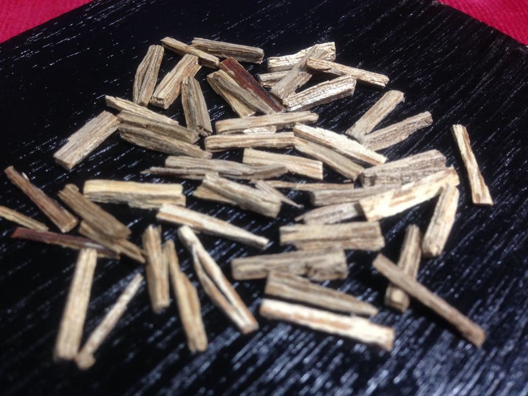 売切り価格 千葉古寺や宝蔵品 天然香木伽羅 蜜(香木伽羅沈香)3.8万円の品特割