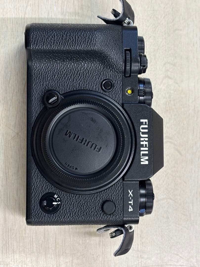 【期間限定値下げ美品】X-T4 本体　ミラーレス一眼カメラ X-T4 本体
