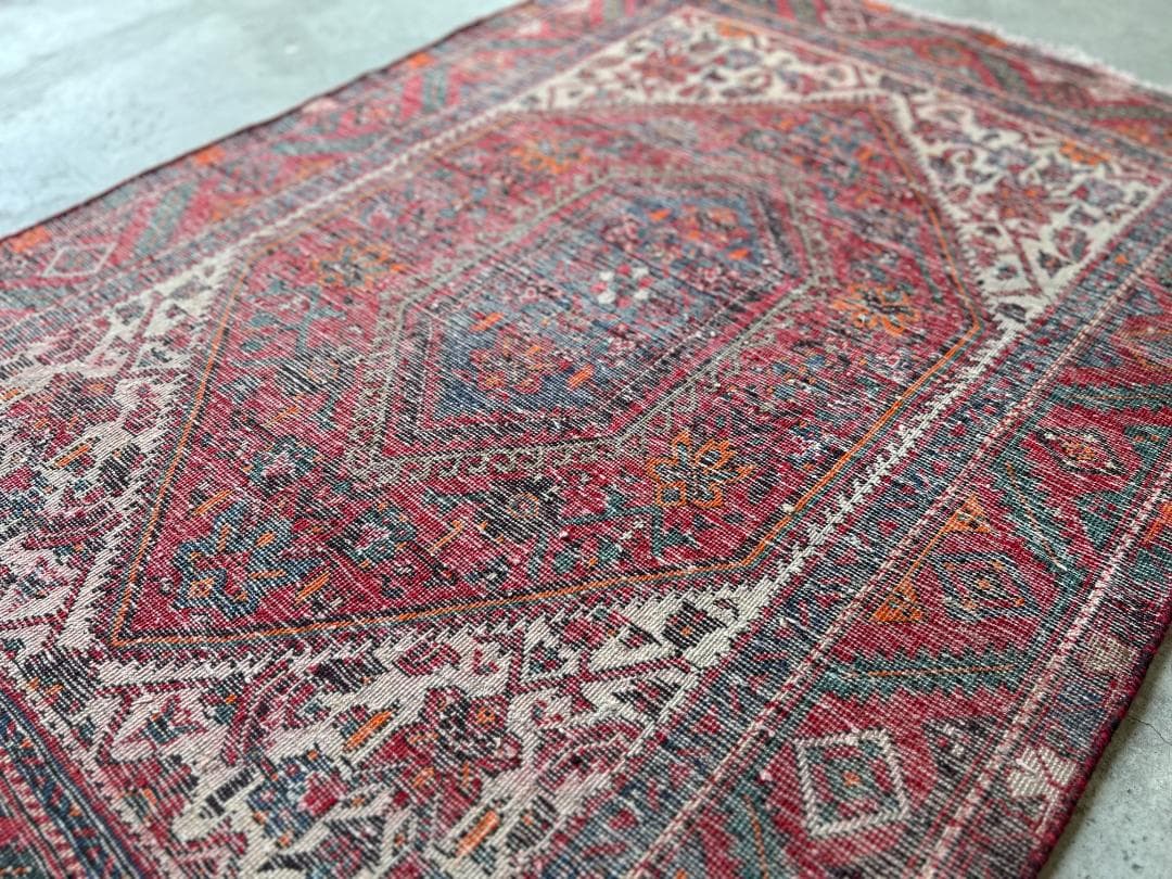 【Vintage rug】ペルシャ絨毯｜150 × 104cm｜アフシャル族