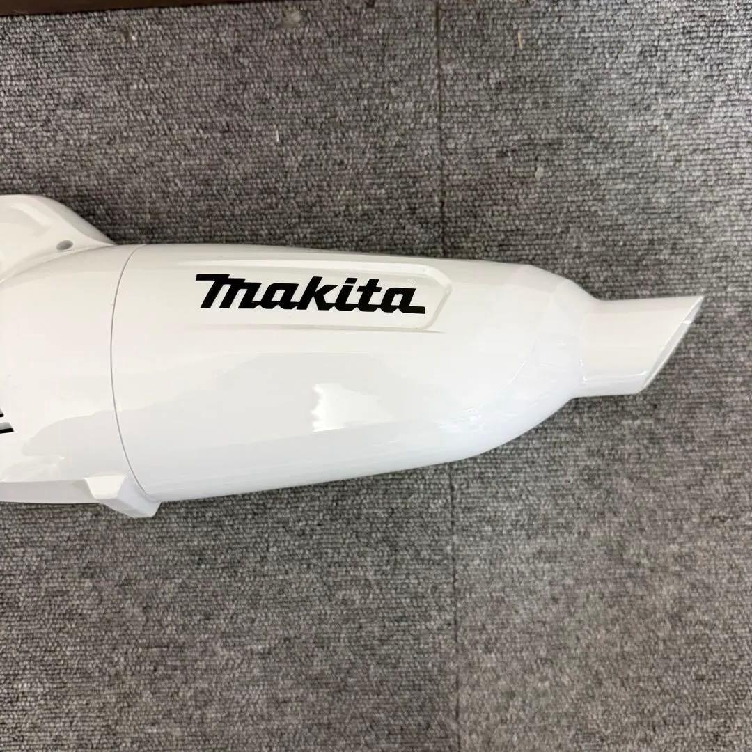 マキタ 充電式クリーナ CL108FD コードレス掃除機　バッテリー充電器付きY